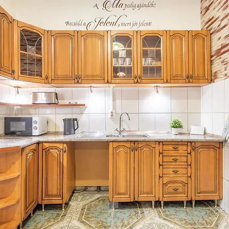 Metropolitan Retreat Blaha Square Budapest