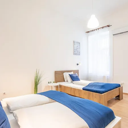 Metropolitan Retreat Blaha Square Apartment Budapest