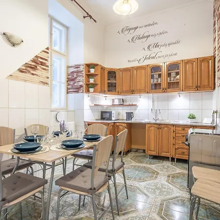 Metropolitan Retreat Blaha Square Budapest