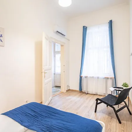 Metropolitan Retreat Blaha Square Apartment Budapest